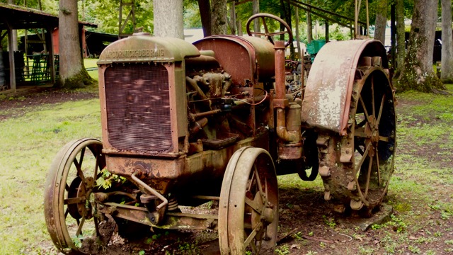 Tractor 3